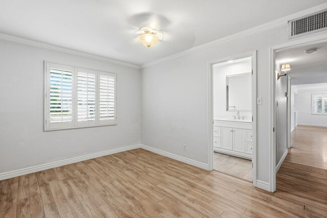 Building Photo - 4702 N 30th Pl