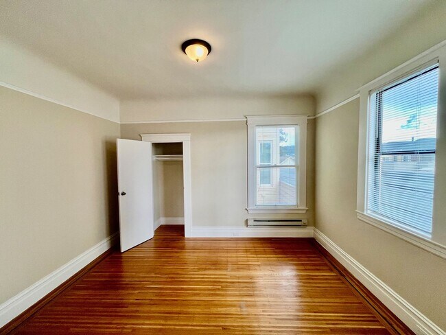 Building Photo - PM0314