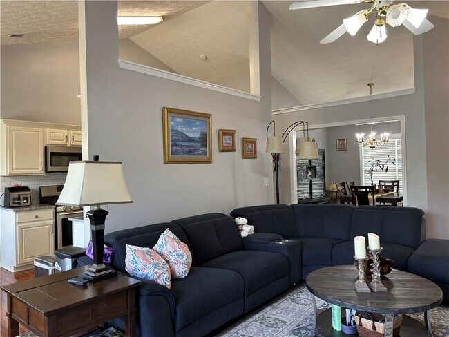 Building Photo - 3310 McEver Park Cir