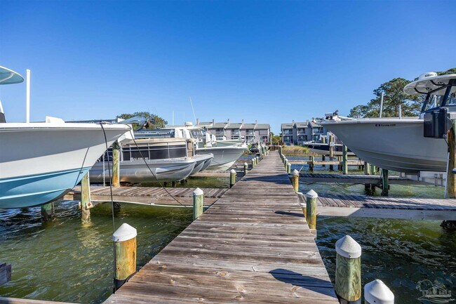 Building Photo - 14180 River Rd