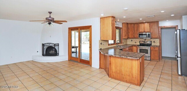 Building Photo - 4741 W Red Wolf Dr
