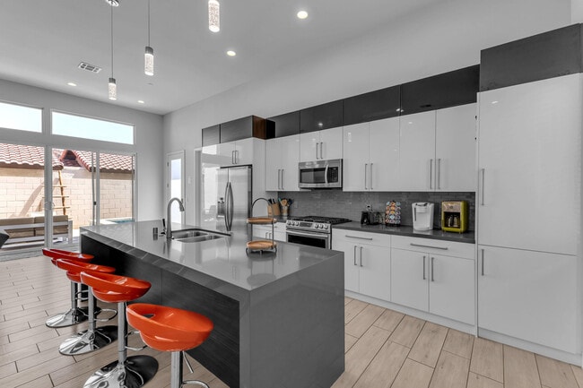 Building Photo - 51855 Avenida Juarez