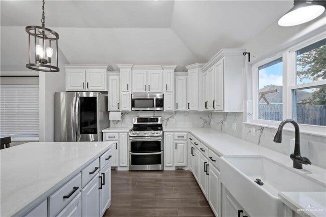 Building Photo - 26 Water Willow Dr