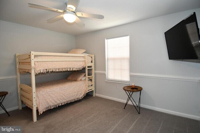 Building Photo - 10049 Meleen Dr