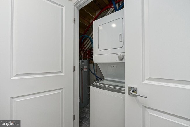 Building Photo - 300 W Jefferson St