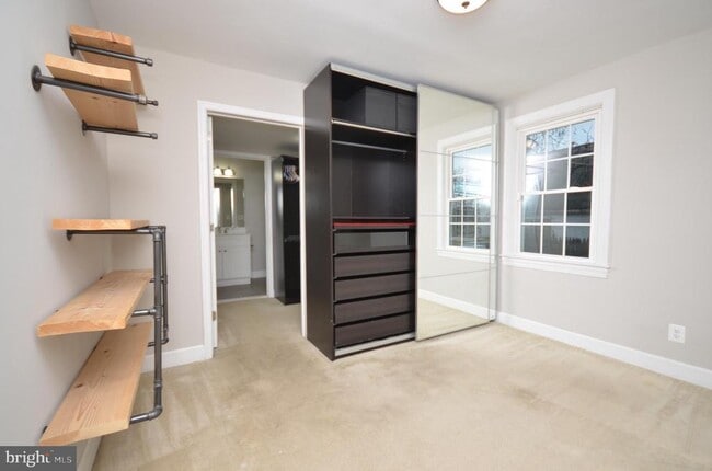 Building Photo - 218 Frederick Ave