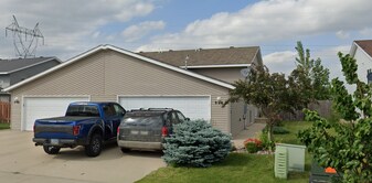 Building Photo - 994 38 1/2 Ave W