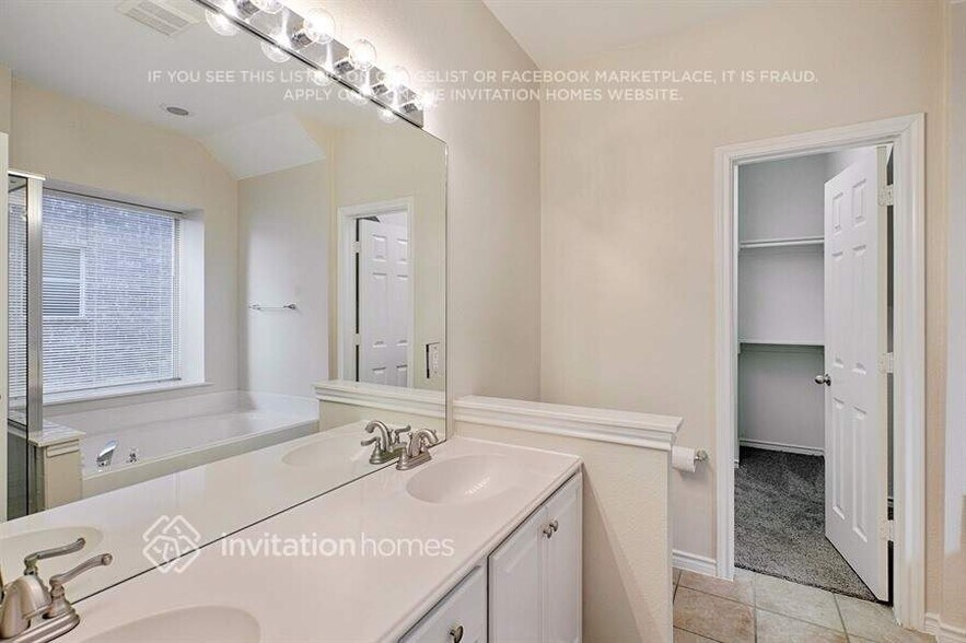 Building Photo - 7434 Saddlehorn Dr