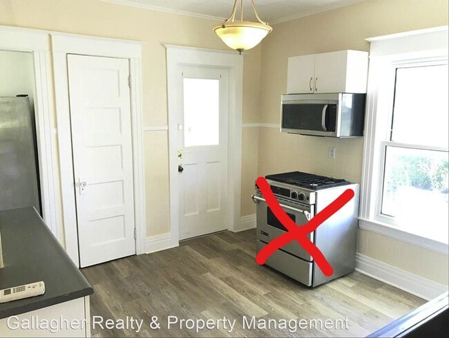 Building Photo - 4 br, 1 bath House - 55 Fort Hill Terrace