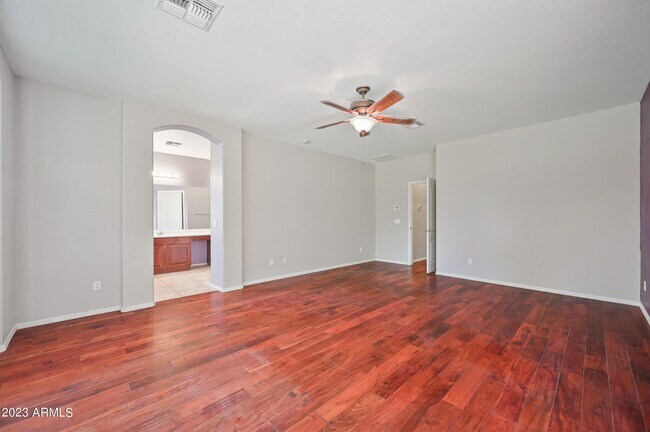 Building Photo - 337 West Swan Drive