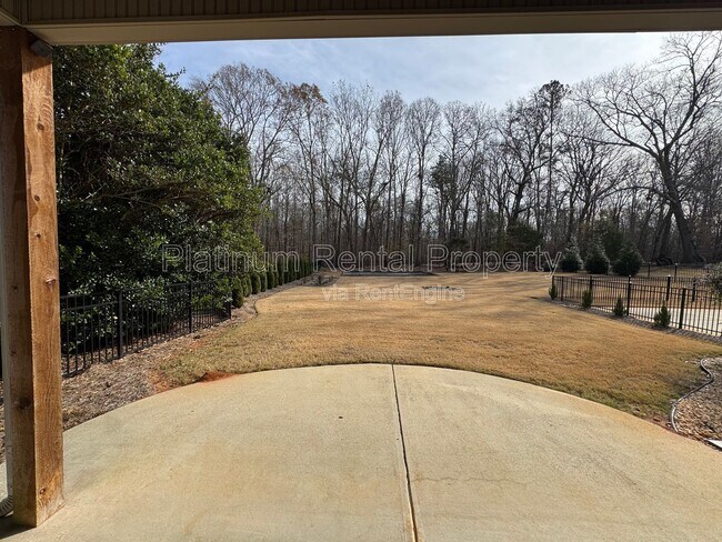 Building Photo - 1811 Traditions Way