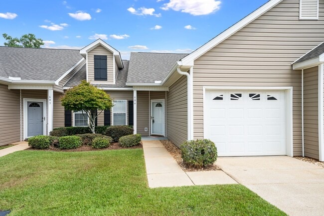 Building Photo - Great find in Foley Complex!