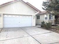 Building Photo - 3 bed 2 bath Home