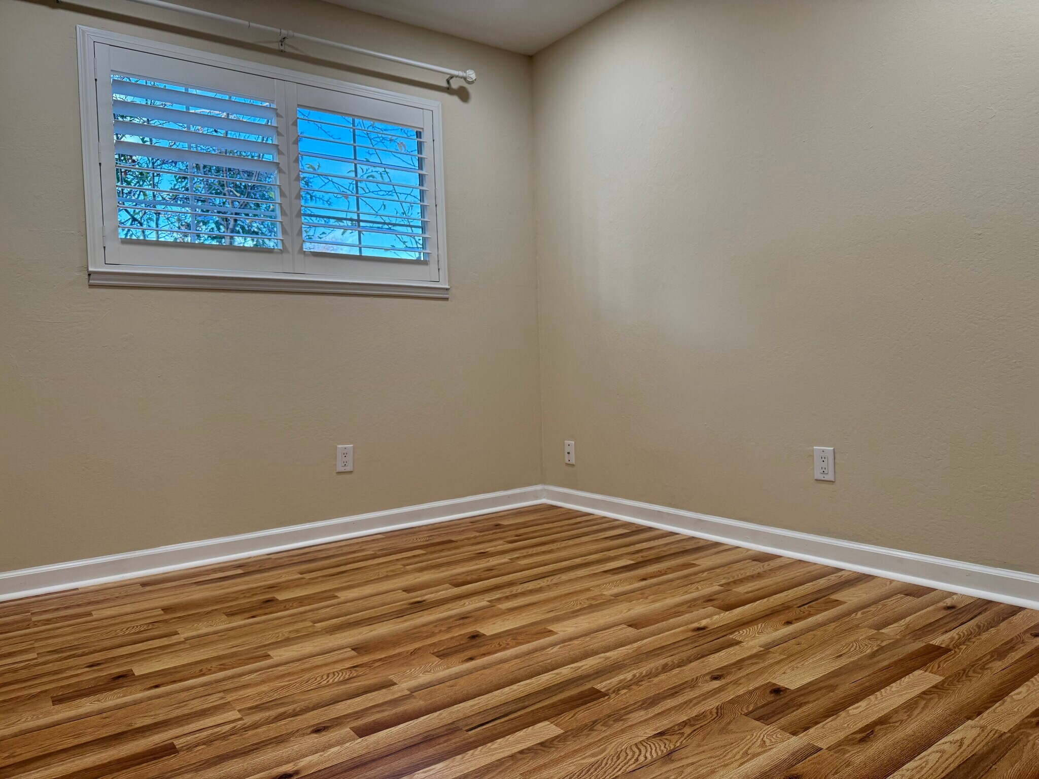 2nd bedroom - 1650 Farm Bureau Rd