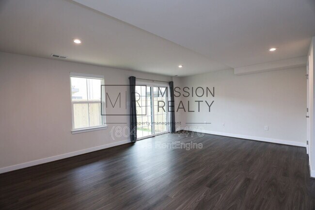 Building Photo - 2100 Tobacco Mill St