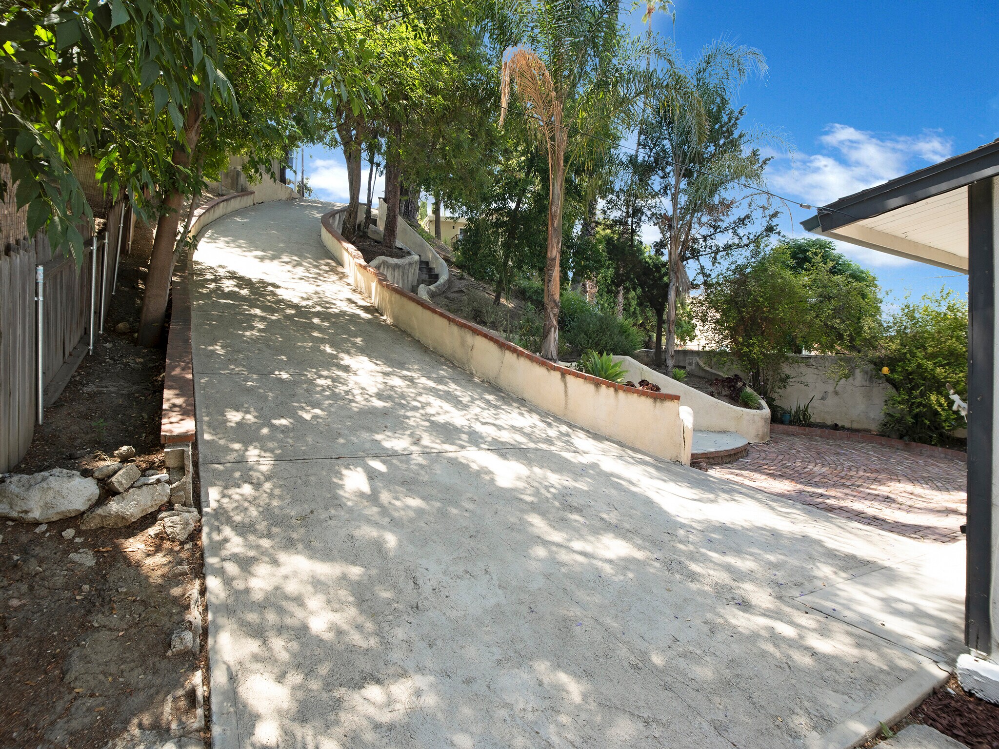 Building Photo - 5338 Campo Rd