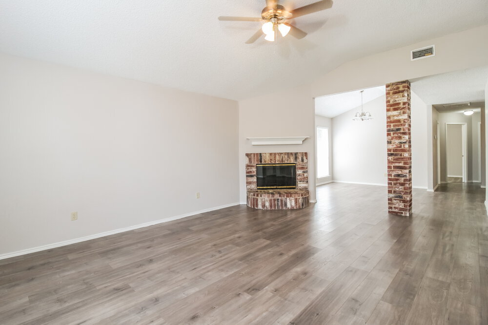Building Photo - 7900 Flowertree Ct