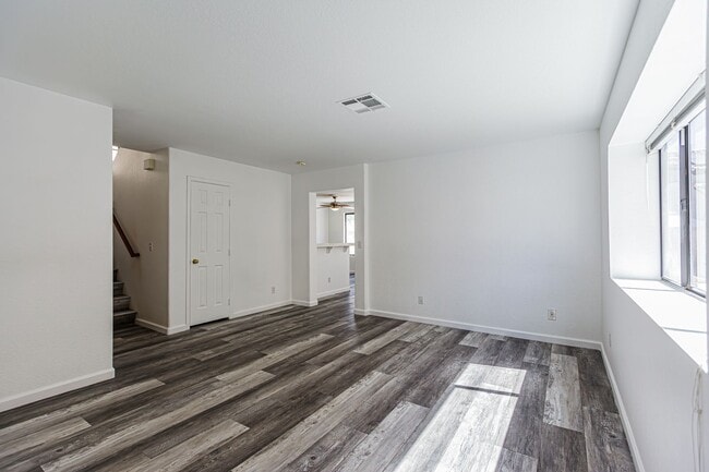 Building Photo - Henderson Home