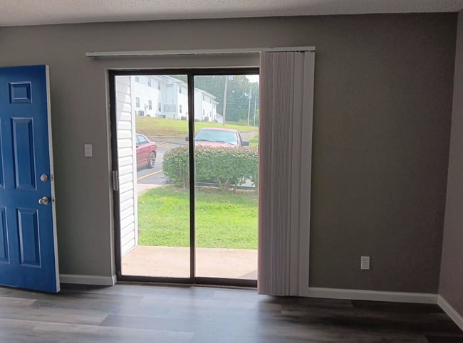 Building Photo - 311 Cedarview Ct
