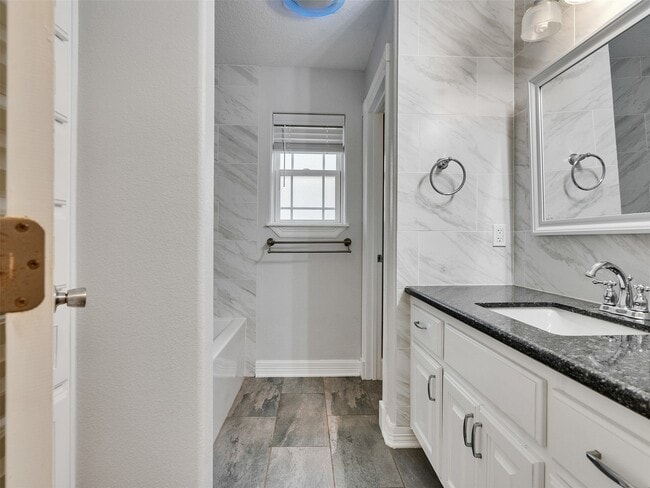 Building Photo - 114 Audubon Woods Dr