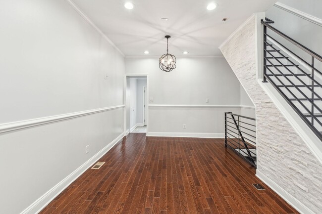 Building Photo - Newly Renovated Single Family Brewerytown