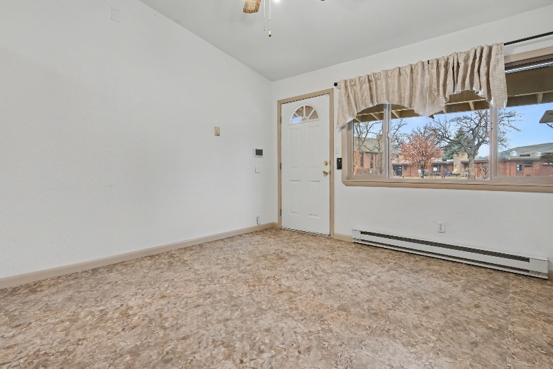 Building Photo - 450 Elm Ct