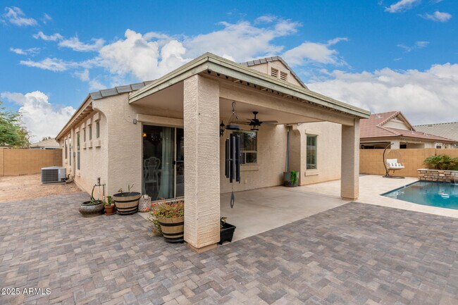 Building Photo - 10355 W Wood St