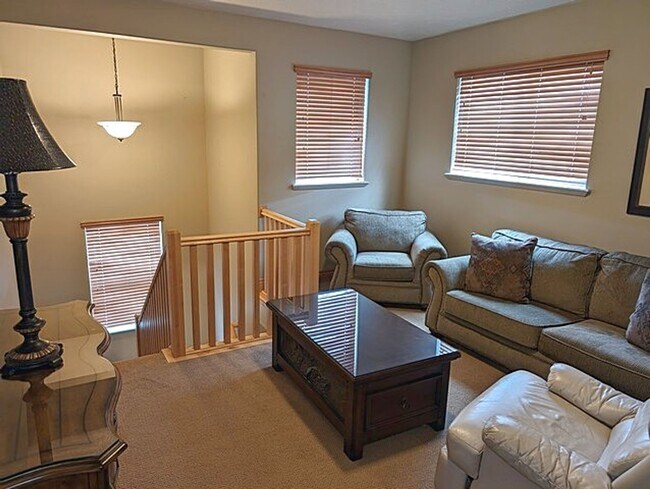 Building Photo - Beautiful Fully Furnished Jordanelle Townhome