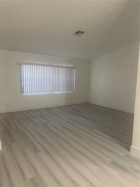 Building Photo - 3037 NW 92nd Ave