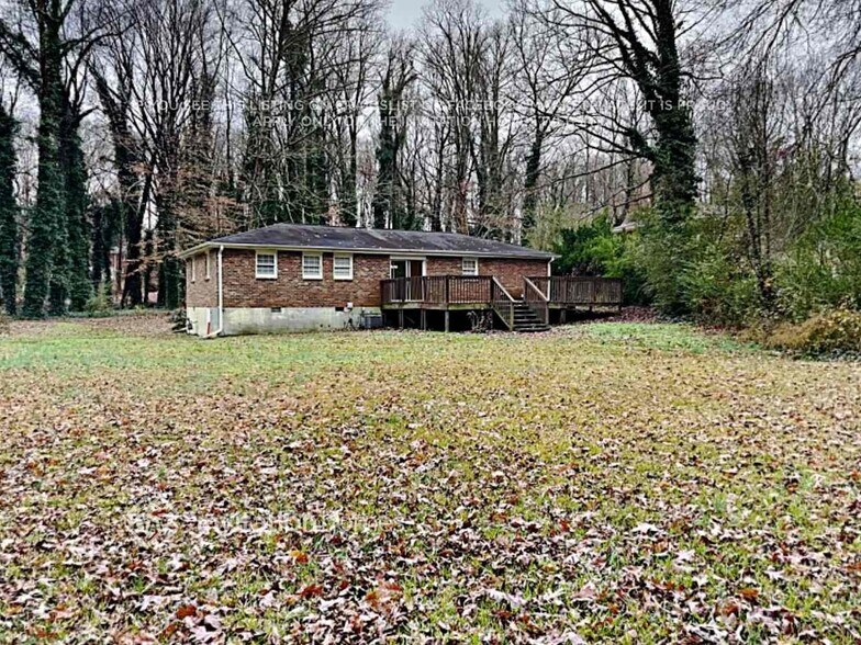 Building Photo - 3500 Rogers Dr