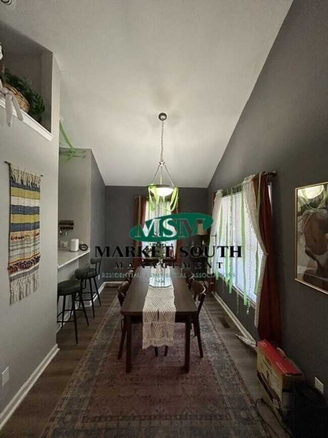 Building Photo - Charming Downtown Anderson St Rental