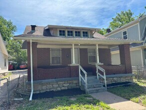 Building Photo - Charming 3BR with Butler’s Pantry, Hardwood Floors & Tons of Natural Light