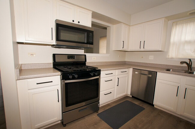 Building Photo - 1415 Wesley Ct