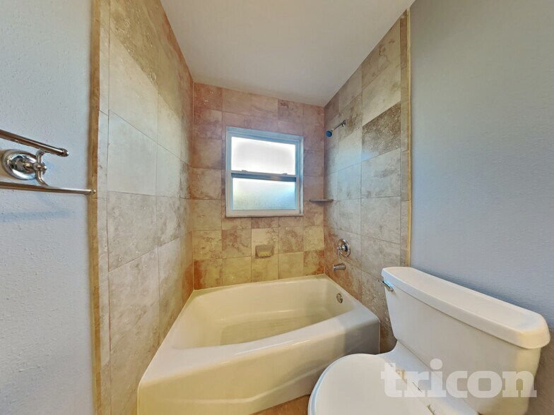 Building Photo - 10461 110th Way N