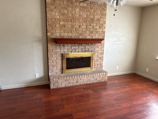 Building Photo - ***2-weeks Free Rent***307 Currie - 3-bedroom home with additional features