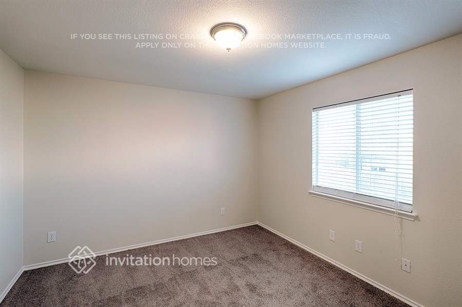 Building Photo - 2804 Mesa Valley Dr