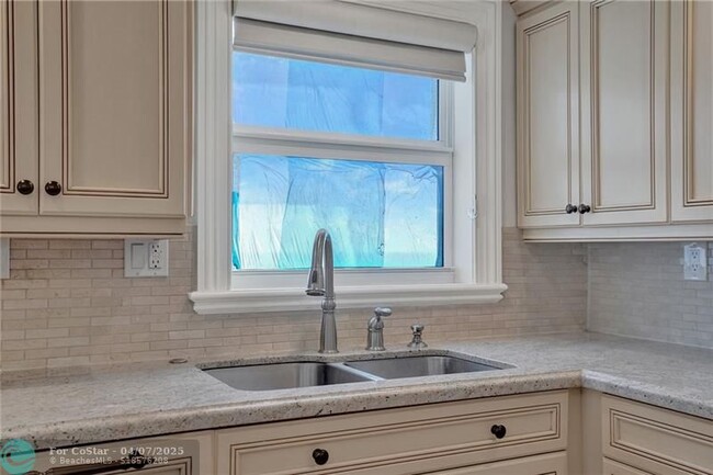 Building Photo - 3750 Galt Ocean Dr