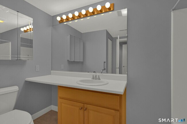 Building Photo - 1128 Windward Rd