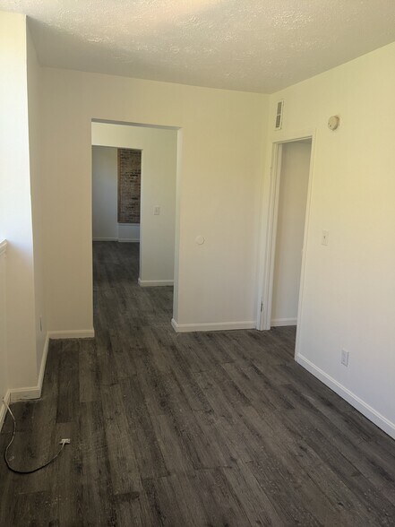 Building Photo - 227 Renner St
