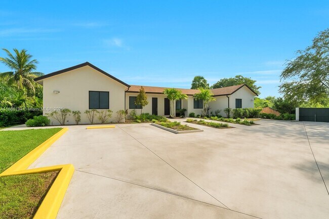 Building Photo - 5737 Cleveland St