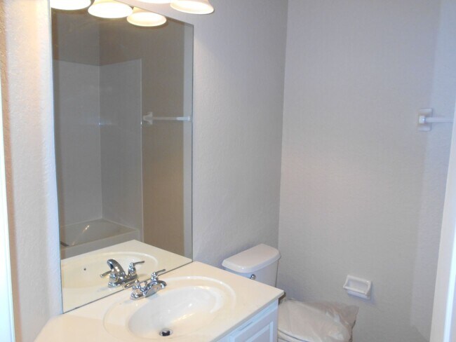 Building Photo - 5018 Maxon Terrace