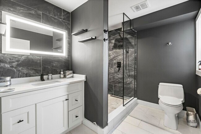 Building Photo - 2716 Palisade Ave