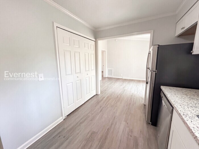 Building Photo - 1174 Alemeda Dr