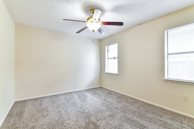 Building Photo - 17411 Glenhew Rd