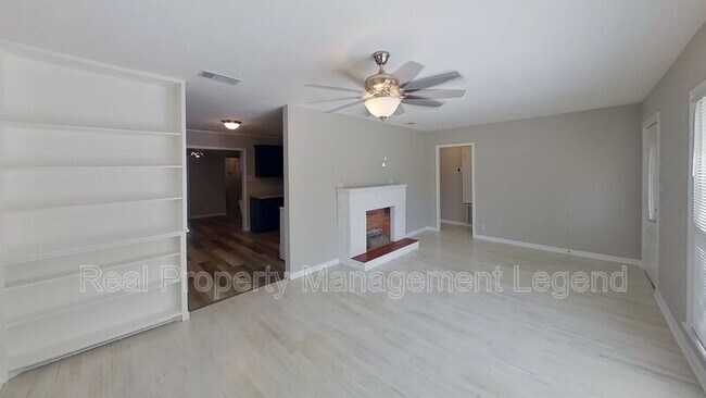 Building Photo - 1107 S Maxey St