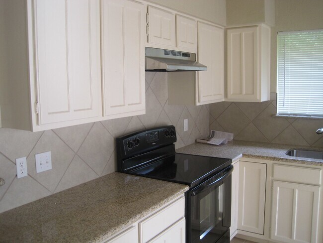 Building Photo - 6822 Harpers Dr