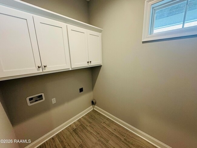 Building Photo - 113 Oak Village Dr