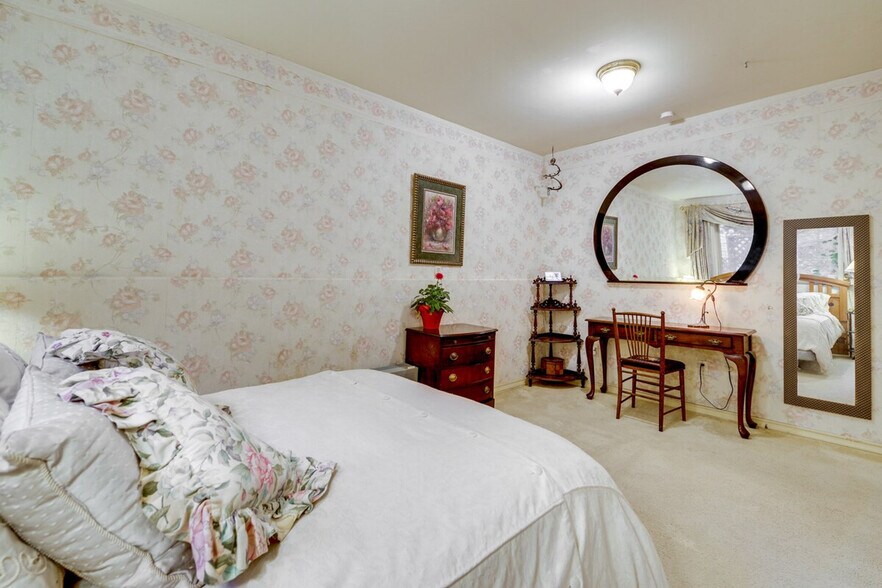 Building Photo - 1421 Landes St