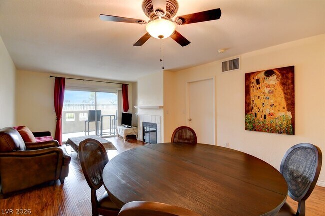 Building Photo - 1900 Villa Palms Ct