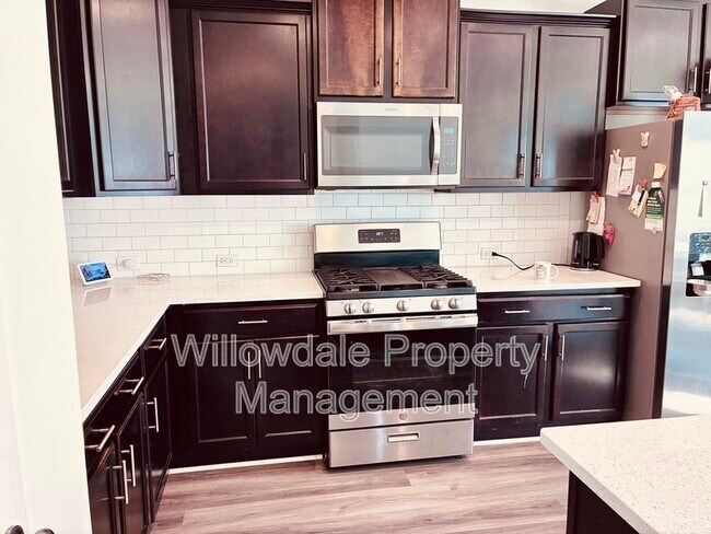 Building Photo - 993 Deaton Dr